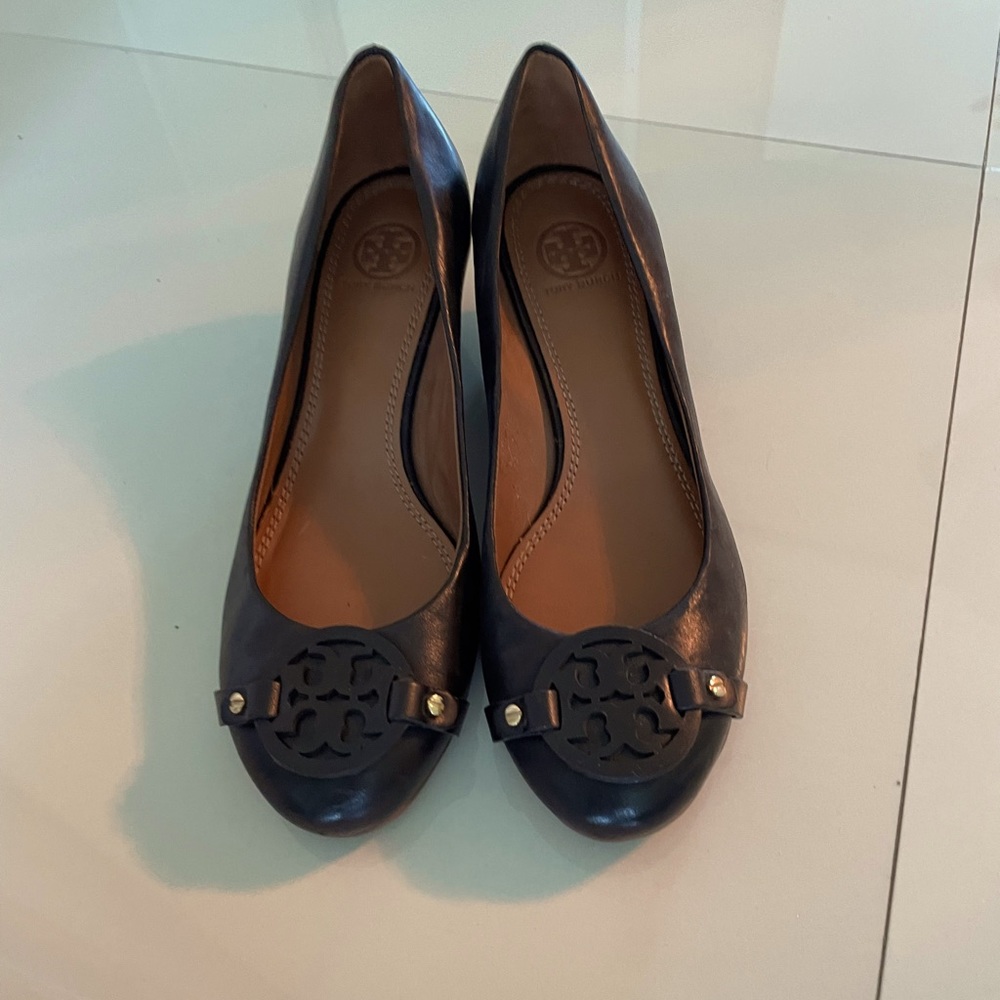 Black leather shoes,7.5